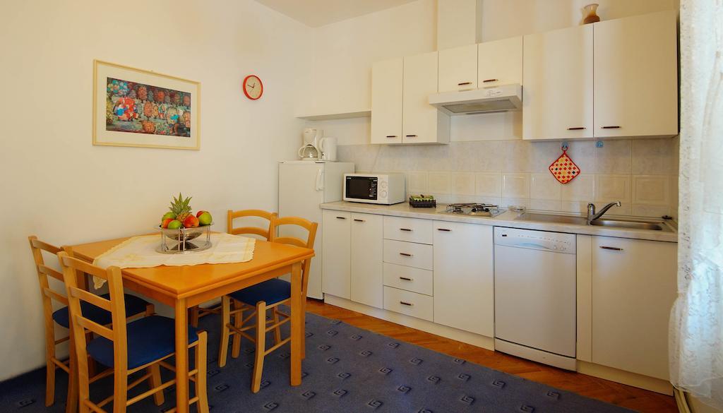 Apartments Lina Нови-Винодолски Номер фото