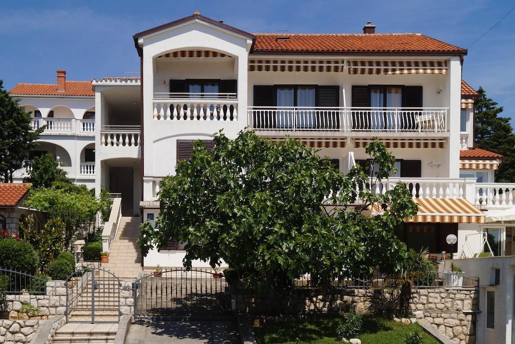 Apartments Lina Нови-Винодолски Экстерьер фото